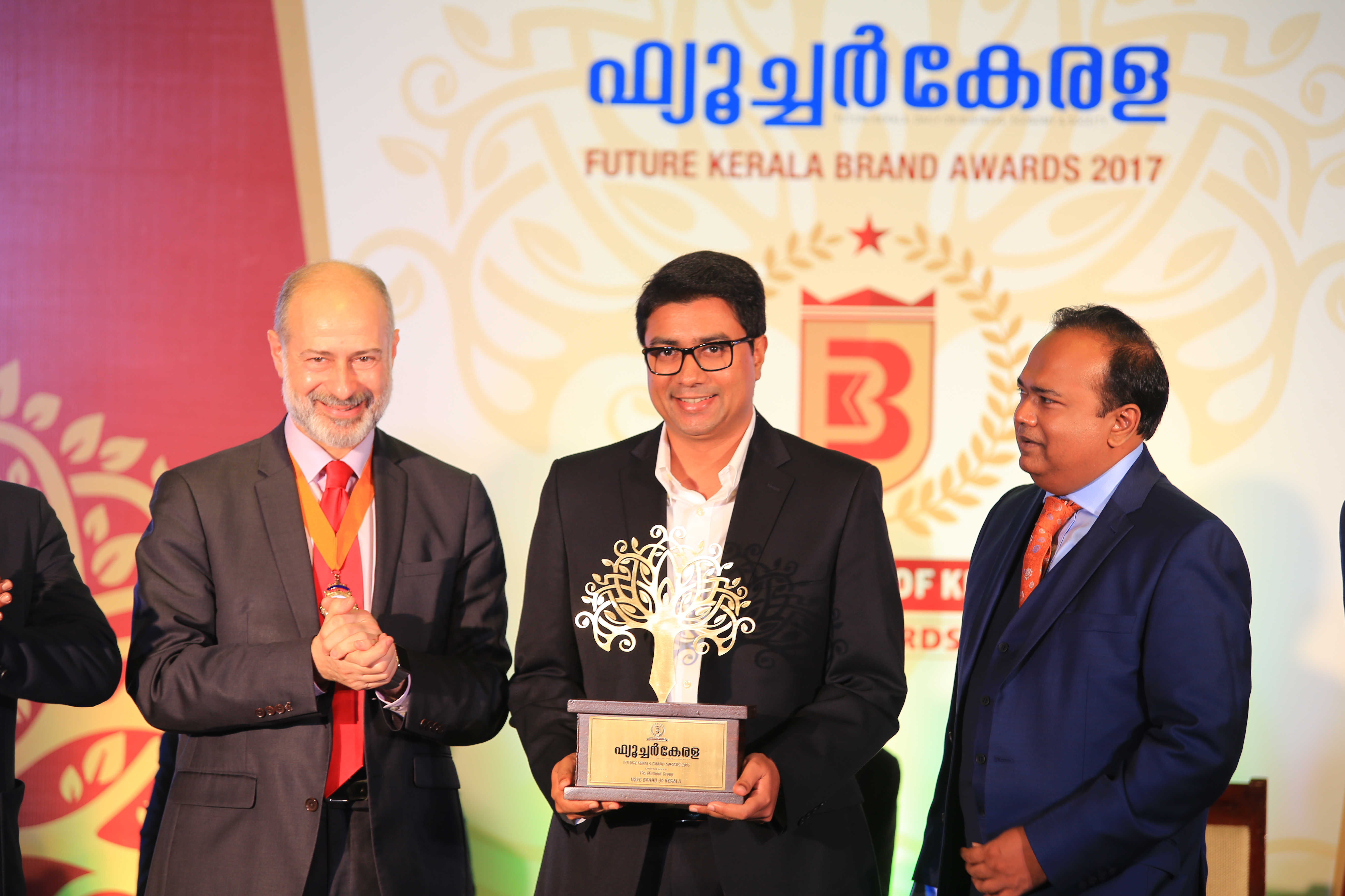 Muthoot Finance Ltd. has been honored with “The NBFC Brand of Kerala” by the Future Kerala Financial Daily at a glittering function held at Hotel Taj Gateway, Marine Drive, Ernakulam.
